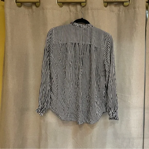 Black & White business casual blouse monochromatic striped, Medium - Picture 4 of 7